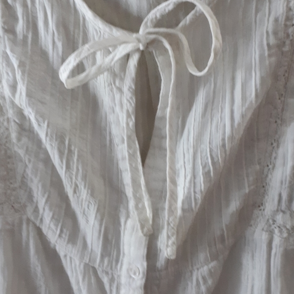 Woman's white cotton summer top w tie - Picture 2 of 4